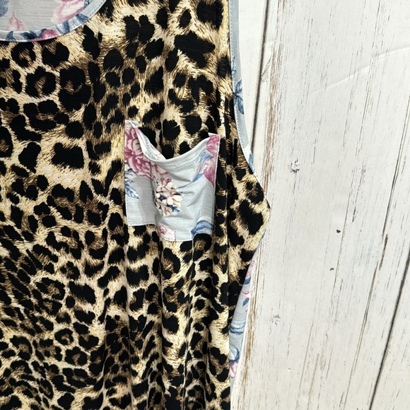 Floral Animal Print Sleeveless Tank Top - Picture 2 of 7